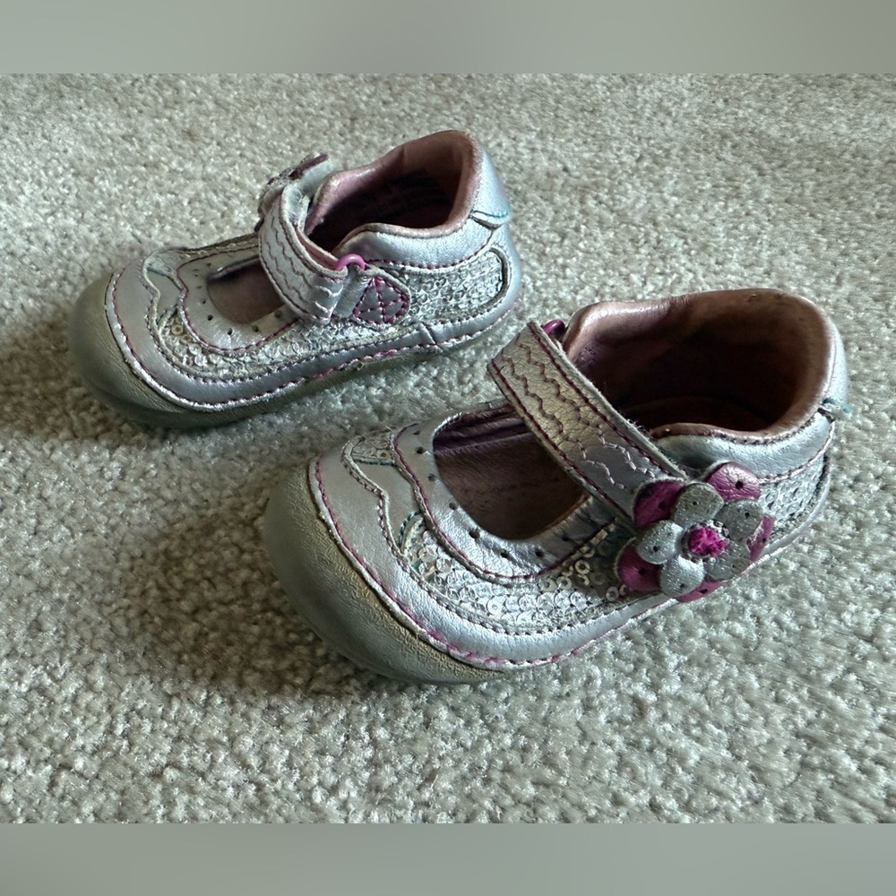 Silver Stride Rite Shoe size 3.5 Adeline 425 Mary Jane Sneaker - Picture 6 of 6